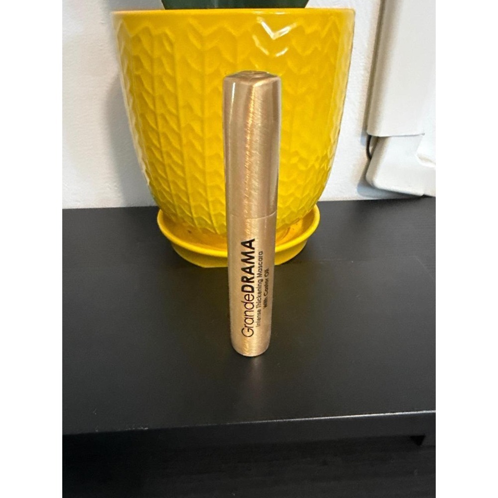 Grande Cosmetics GrandeDRAMA Intense Thickening Mascara with Castor Oil Black